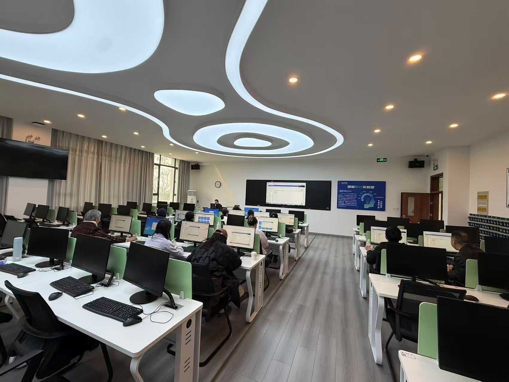 73f8c9fa2bd104595b153ed7ca096aa5